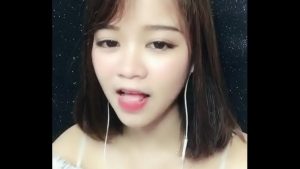 Uplive Em Gái Việt hàng ngon show trọn trên livestream