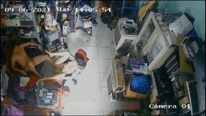 Hack camera chịch nhau trong tiệm máy tính